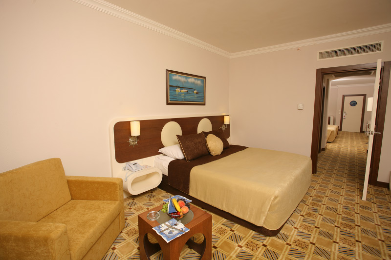 تور ترکیه هتل کویین الیزابت - آژانس مسافرتی و هواپیمایی آفتاب ساحل آبی